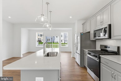 793 Lord Fairfax St, Charles Town, WV 25414 - photo 5