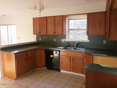 134 Wes Flo Ct, Kunkletown, PA 18058 - photo 2