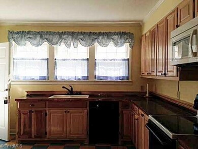 216 E 4th St, Siler City, NC 27344 - photo 6