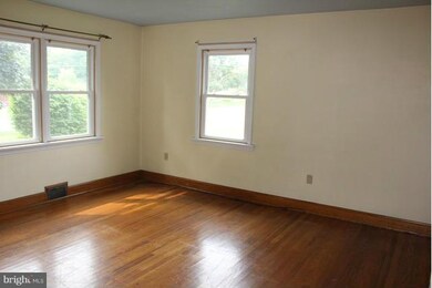 335 East Ave, Greencastle, PA 17225 - photo 5