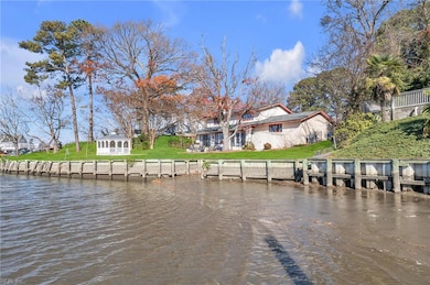 107 Linda Dr, Newport News, VA 23608 - photo 3