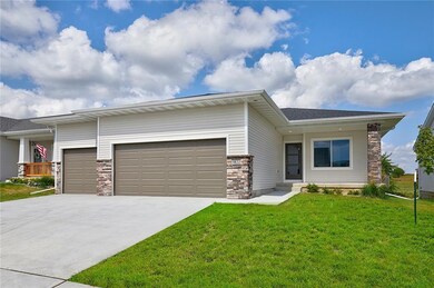 9833 Thorton Dr, Johnston, IA 50131 - photo 2