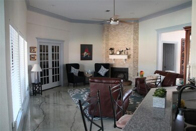 3111 Briarcliff Cir, Gainesville, TX 76240 - photo 7