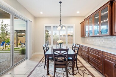 Dining Nook & Serving Buffet!