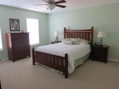 04masterbedroom