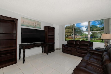 1300 Saint Charles Place unit L20, Pembroke Pines, FL 33026 - photo 3
