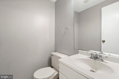 812 Wide Oak Ct, Warrenton, VA 20186 - photo 4