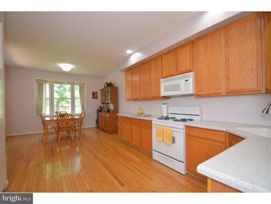 202 Bolton Ct, Maple Glen, PA 19002 - photo 5