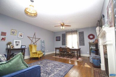 325 Chestnut Ave unit C, Waynesboro, VA 22980 - photo 2