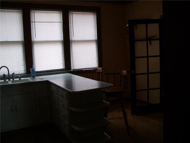 126 Court St, Anderson, IN 46012 - photo 6