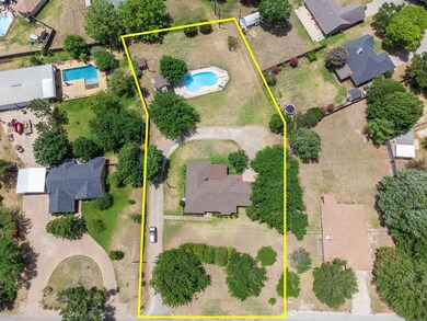 1616 E Bankhead Dr, Weatherford, TX 76086 - photo 2