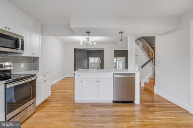 10609 Muirfield Dr, Potomac, MD 20854 - photo 5