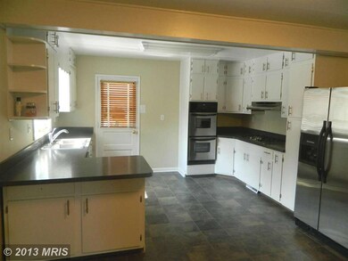 9095 Darley Dr, La Plata, MD 20646 - photo 2