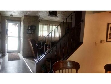 Entry/Foyer.