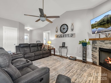 2238 Mintew Cir, Lincolnton, NC 28092 - photo 6