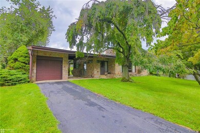 4301 Wrights Ln, Whitehall, PA 18052 - photo 2