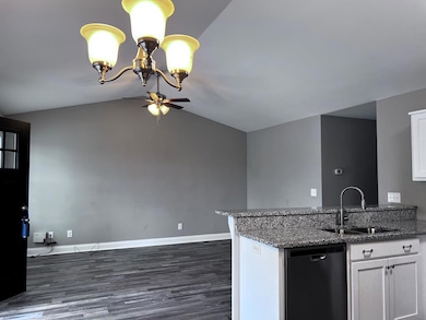 201 Jones St, Dalton, GA 30720 - photo 3