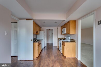 Treebrooke unit 203, Oakton, VA 22124 - photo 7