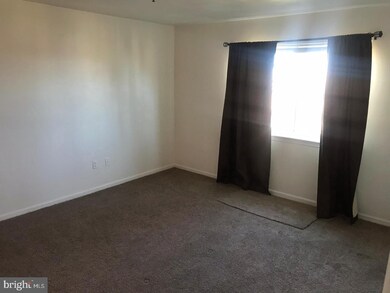 1023 Governor Cir, Wilmington, DE 19809 - photo 2