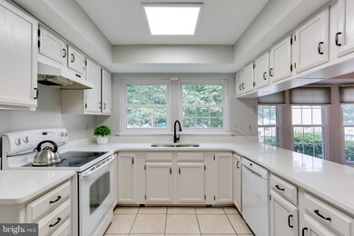 9302 Many Flower Ln, Jessup, MD 20794 - photo 4