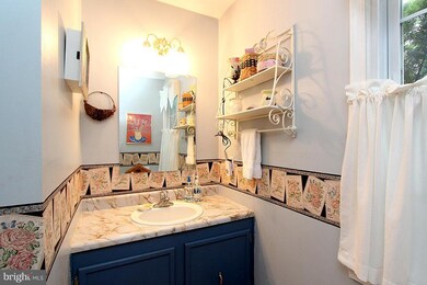 17701 Lochness Cir, Olney, MD 20832 - photo 6