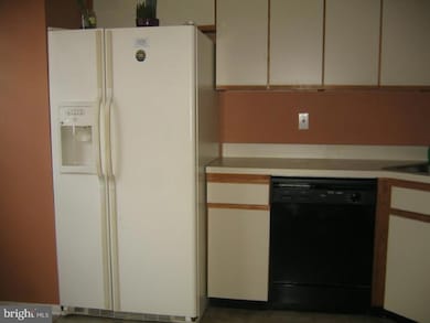 39 Oneill Ct unit A, Lawrence Township, NJ 08648 - photo 2