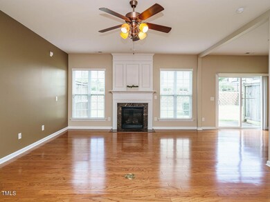 007-1280x960-living-room
