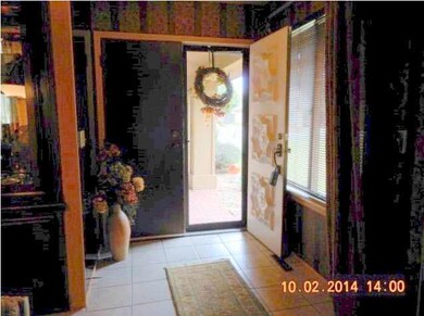 Nice tiled foyer
