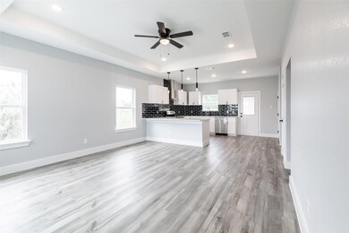 1410 Corona Dr, Granbury, TX 76048 - photo 6