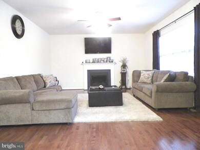 21239 Elizabeth Hill St, California, MD 20619 - photo 5