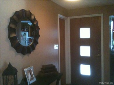 1284 Greenbrier Ln, North Tonawanda, NY 14120 - photo 2