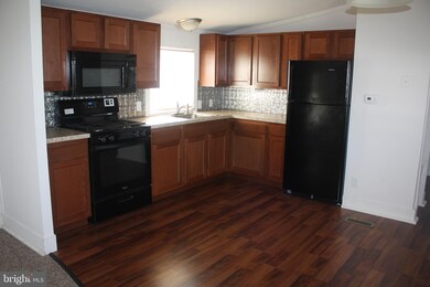 302 Don Dr, New Holland, PA 17557 - photo 5