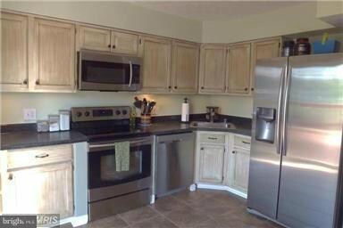 128 Highshire Ct, Dundalk, MD 21222 - photo 2