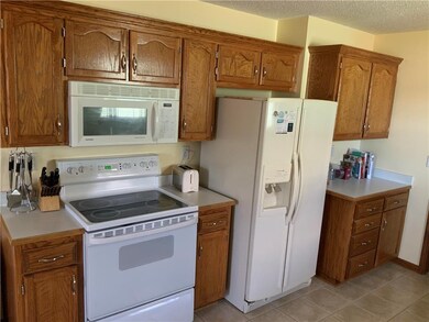 602 Pebble Beach Dr, Lansing, KS 66043 - photo 6