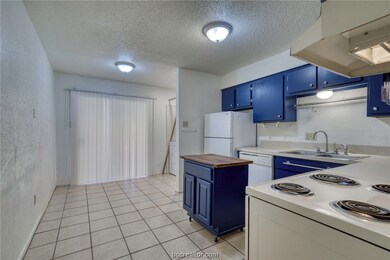 1613 Mossglenn Cir, College Station, TX 77840 - photo 6