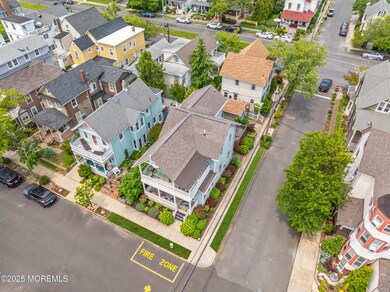 Marvelous Two-Toned Roof