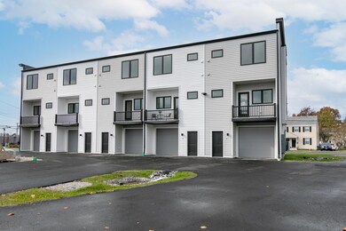 531 Westbrook St 4 South-large-002-017-B