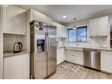 17520 Redfern Ave, Lake Oswego, OR 97035 - photo 3