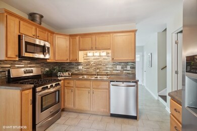 906 Hickory Ln, Naperville, IL 60540 - photo 7