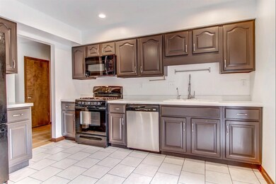 606 N Lillian St, Griffith, IN 46319 - photo 7