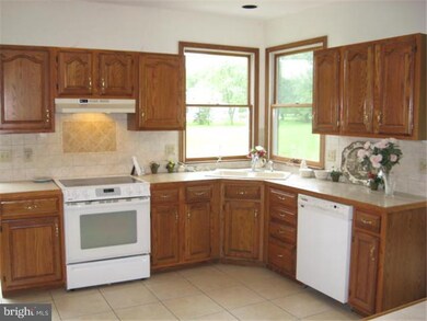 22 Blueberry Ln, Perkasie, PA 18944 - photo 5