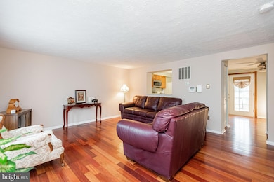 2520 Log Mill Ct, Crofton, MD 21114 - photo 3