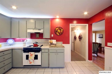 1377 14th Ave SW, Albany, OR 97321 - photo 3