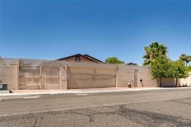 4035 Pinecrest St, Las Vegas, NV 89121 - photo 2