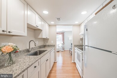 1507 Twisted Oak Dr, Reston, VA 20194 - photo 5