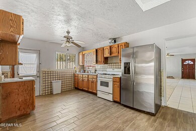 148 Champie Ln, El Paso, TX 79915 - photo 4