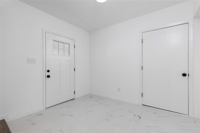 810 E Grand Ave, Whitewright, TX 75491 - photo 2