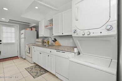 37 Harold St unit lower, Cos Cob, CT 06807 - photo 3