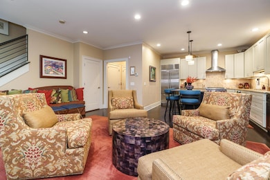 639 S Grant Ave, Columbus, OH 43206 - photo 4