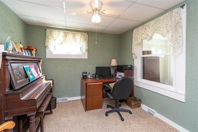 828 D Ave NW, Cedar Rapids, IA 52405 - photo 6